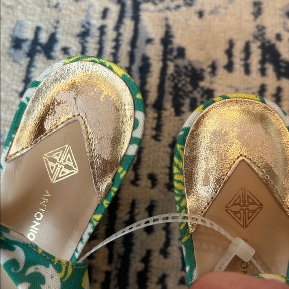 ANTONIO MELANI Lenore Royal Palm Print Bow Slingback Pumps - Picture 10 of 10